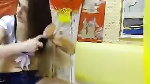 Худенькая соска раздевается и дрочит пизду