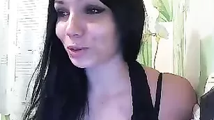 Сексуальная elenaxxx общается во фри