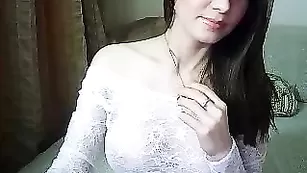 Русская краля Prokaznica обнажает шикарные сиси