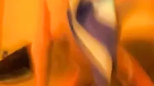 Распутная куколка эротично раздевается