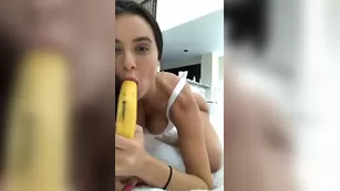 Lana Rhoades banana eating snapchat premium порно реальный секс