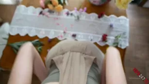 Anna Blossom giving head порно реальный секс