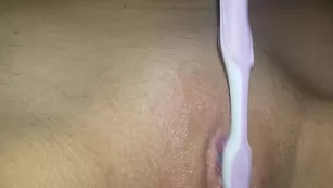 toothbrush мастурбация teasing мой clit and juicy киска wettygirl66 teen teenager бесплатное порно реальный секс