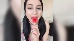 alexisreid this lollipop is so damn sweet can i taste yours too Адалт вэбкамс чат для бесплатное порно реальный секс