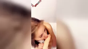 Cora Kisses сосет a дилдо & киска fingering snapchat premium 2020/10/14 порно реальный секс