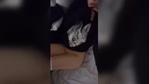 Sexy Flower Water голая on bed чат для бесплатное порно реальный секс