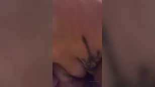 lcpeachez88 couldn_t_resist_playing_with_that_nice_wet_pussy. Адалт вэбкамс чат для бесплатное порно реальный секс