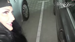 Mira Grey Public erwischt Ficken der Tiefgarage порно реальный секс
