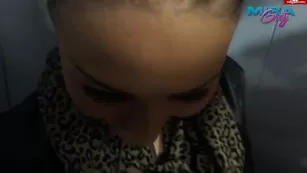 Mira Grey Spermawalk im Möbelhaus! порно реальный секс