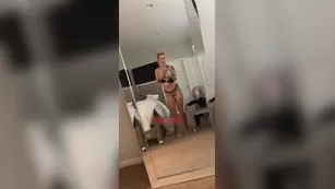 Luna Skye киска flashing in front of mirror snapchat premium порно реальный секс