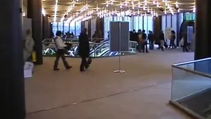 BiJenny Auf der Beate Uhse Messe порно реальный секс