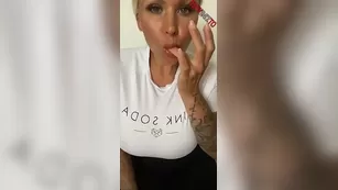 Barbie Brilliant POV сосет a дилдо snapchat premium 2021/02/16 порно реальный секс