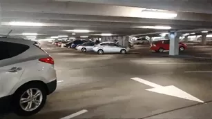 Ginger Banks public голая with friend чат для бесплатное порно реальный секс