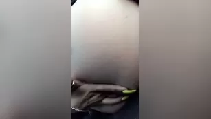 LaynaBoo киска fingering in car public parking snapchat premium 2018/08/29 порно реальный секс