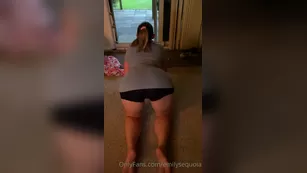 emilysequoia Multitasking Emily Working out мой sore hip while wa Адалт вэбкамс чат для бесплатное порно