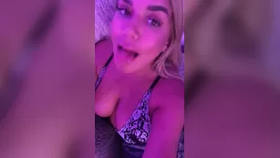 chantelzales me eating a popsicle because i missed вас like of вас want to see more Адалт вэбкамс чат для бесплатное порно