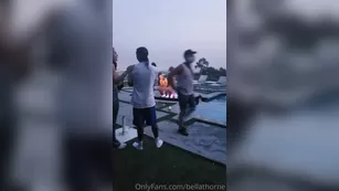 bellathorne had an amazing время workin Адалт вэбкамс чат для бесплатное порно реальный секс