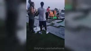 bellathorne had an amazing время workin Адалт вэбкамс чат для бесплатное порно реальный секс