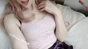 Princess Starlight plays with her clit порно реальный секс