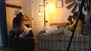 stormimaya behind_the_scenes_of_my_shoot_with_yeena_love_ _bootylovers Адалт вэбкамс чат для бесплатное порно реальный секс