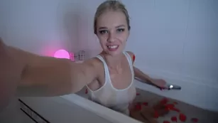 vera1995 underwater cum wet t-shirt look порно бесплатное girls manyvids