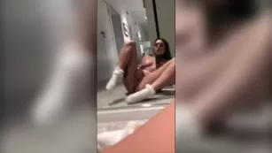 Taylor White киска fingering in front of mirror snapchat premium порно реальный секс