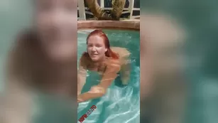 Annabelle Rogers swimming pool голая дразнит бесплатное girls snapchat premium порно реальный секс