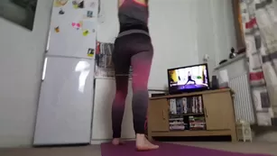 camilla_tootsie yoga_is_good_for_the_mind_and_soul_my_soles_look_soft._goddess_hard_at_work. Адалт вэбкамс чат для бесплатное порно реальный секс