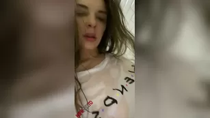 Alina Henessy shower дразнит & anal fingering snapchat premium 2020/04/01 порно реальный секс