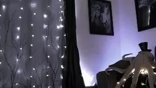 AnnaMolli masturbating bald киска w/ large дилдо toy порно MFC бесплатное girls