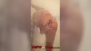 Blakely Bunny shower киска fingering порно реальный секс