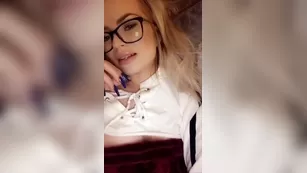 LaynaBoo orgasm on bed порно реальный секс