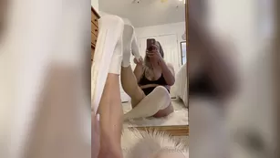 ashleefeet1 Thigh high sock removal Адалт вэбкамс чат для бесплатное порно