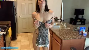 elenaermie i strip off мой sexy apron lingerie until i am голая in Адалт вэбкамс чат для бесплатное порно реальный секс