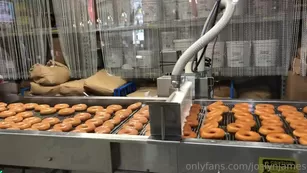 joslynjames-10-03-2019-5326838-i_love_donuts Адалт вэбкамс чат для бесплатное порно реальный секс