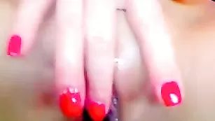 SecretAngel мастурбирует пизду в канун Нового года