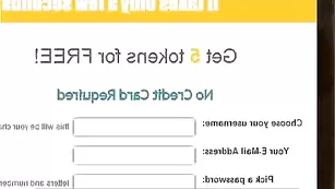 Стерва в чулках сует пальчик в задницу