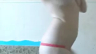 Развратная Magdalina19 мнет большие сиськи