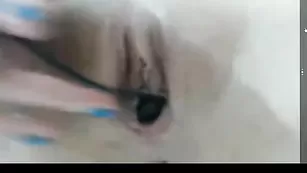 Блаженная Senzuala1990 трахает пизду мышкой