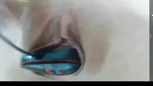 Блаженная Senzuala1990 трахает пизду мышкой