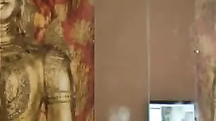 Похотливая Tianna сексуально обнажается