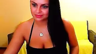 Русская курва klybni4ka1 обнажает пышные дойки