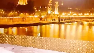 Красивая извращенка Poshno ебет задницу всем подряд