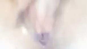 Строптивая kissland мастурбирует пизду и кончает