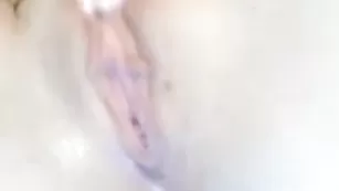 Строптивая kissland мастурбирует пизду и кончает