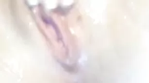 Строптивая kissland мастурбирует пизду и кончает