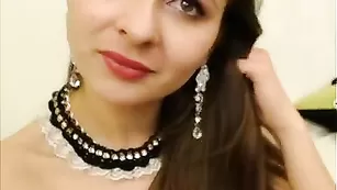 Топовая соска Grafinnya эротично трахает задницу