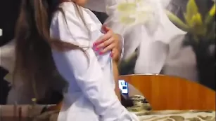 Восхитительная леди демонстрирует свои прелести