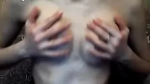 Русская искусница karishaaaa1 мнет сисечки