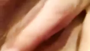 Грудастая малая dayaanna трахает писечку